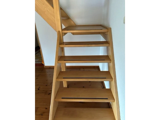 Open houten kwartslagtrap, kwartslag links, naturel hout, hoogte 250–255 cm – gedemonteerd - afbeelding 4 van  6