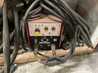 Open kast met inhoud - afbeelding 2 van  4