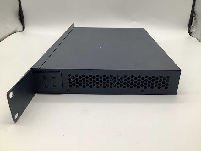 Open mesh om s8 8 ports gigabit power over ethernet+ switch - afbeelding 6 van  7