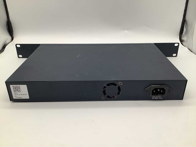 Open mesh om s8 8 ports gigabit power over ethernet+ switch - afbeelding 7 van  7