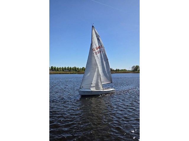 Open zeilboot 20m2 , kielzugvogel, 5,8 meter, grijs / chroom - afbeelding 1 van  2