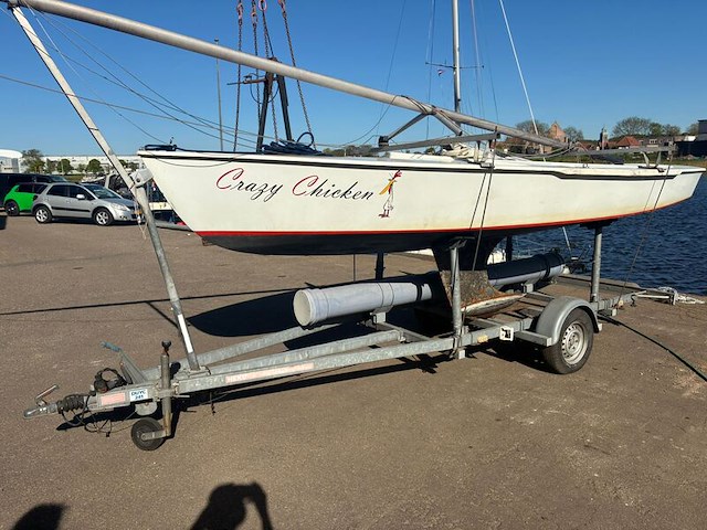 Open zeilboot 20m2 , kielzugvogel, 5,8 meter, grijs / chroom - afbeelding 2 van  2
