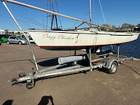 Open zeilboot 20m2 , kielzugvogel, 5,8 meter, grijs / chroom - afbeelding 2 van  2