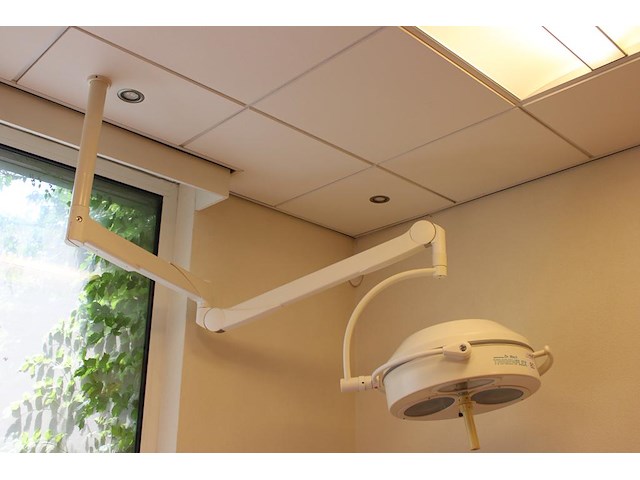 Operatielamp dr mach trickenflex met zwenkarm type swing/120/130. - afbeelding 1 van  3