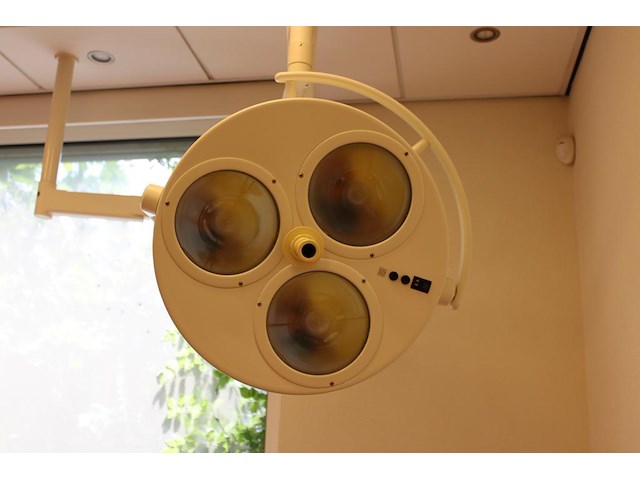 Operatielamp dr mach trickenflex met zwenkarm type swing/120/130. - afbeelding 3 van  3