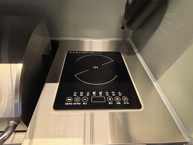 Opklapbare buitenkeuken met afstandsbediening en complete uitrusting - afbeelding 2 van  13