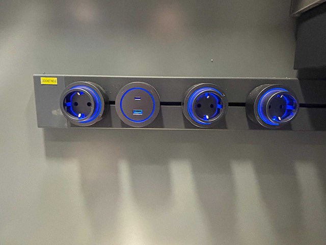 Opklapbare buitenkeuken met afstandsbediening en complete uitrusting - afbeelding 12 van  13