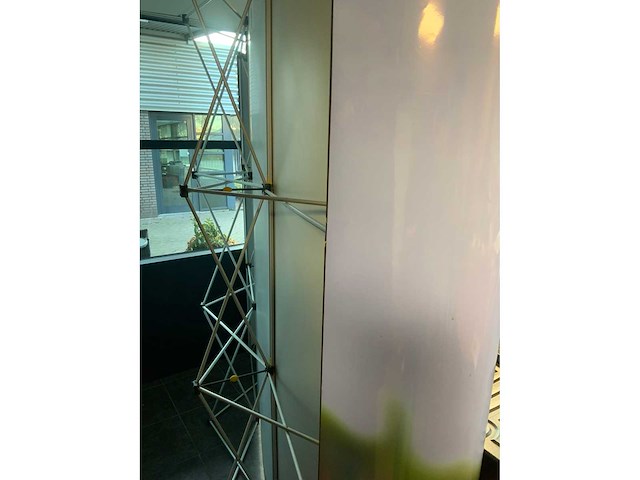 Opklapbare display - afbeelding 3 van  4