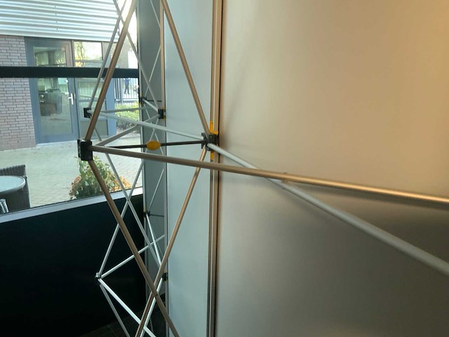 Opklapbare display - afbeelding 4 van  4