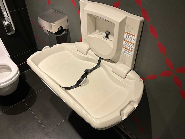 Opklapbare verschoontafel - afbeelding 2 van  2