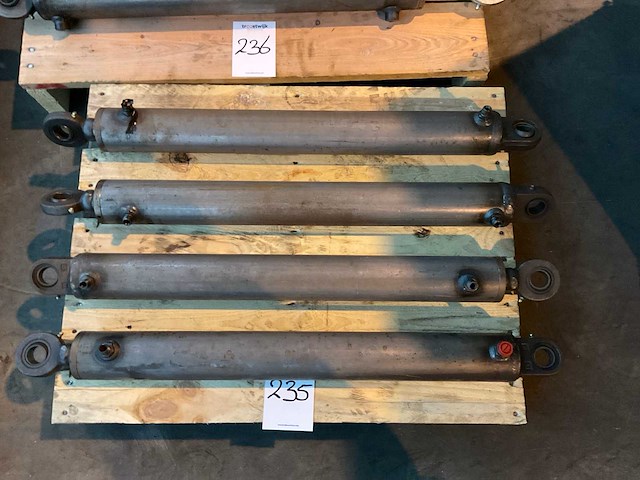 Opklapcilinder bouwlandinjecteur (4x) - afbeelding 1 van  1