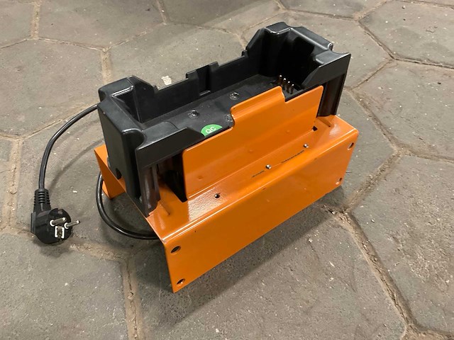 Oplader draagbare accu - afbeelding 3 van  5