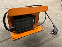 Oplader draagbare accu - afbeelding 2 van  5