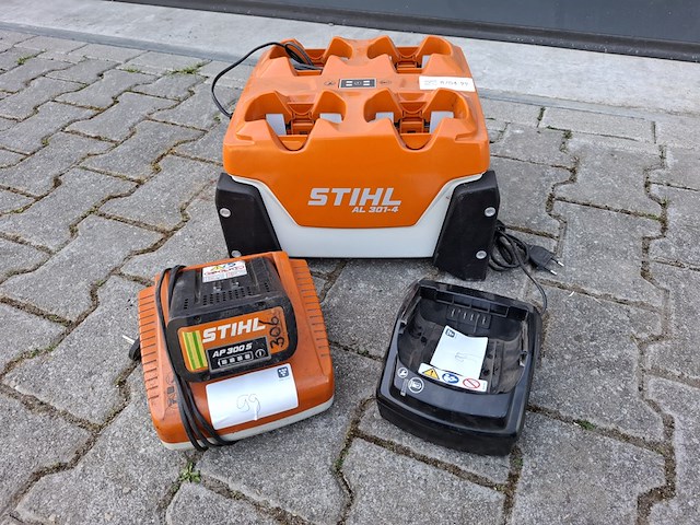 Oplader met 1x accu, stihl, al 301-4 - afbeelding 1 van  5