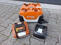 Oplader met 1x accu, stihl, al 301-4 - afbeelding 1 van  5