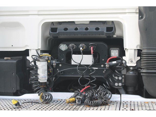 Opleggertrekker daf xf 480 ft automaat type h4en met kenteken 43-blj-8. datum eerste toelating 22-10-2018. - afbeelding 6 van  37