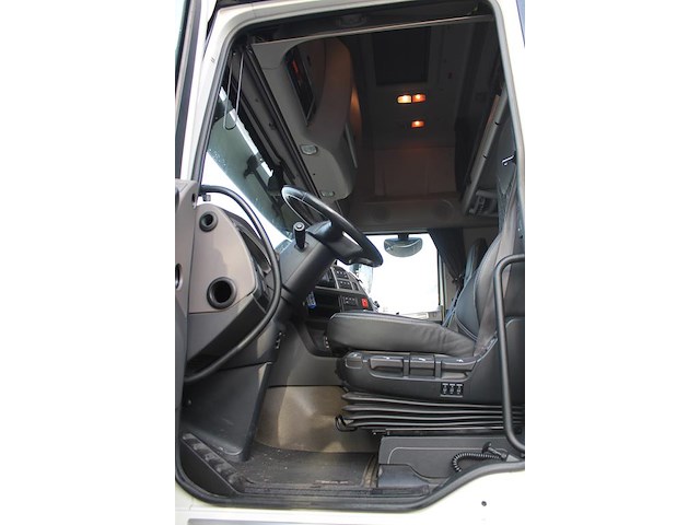 Opleggertrekker daf xf 480 ft automaat type h4en met kenteken 43-blj-8. datum eerste toelating 22-10-2018. - afbeelding 9 van  37