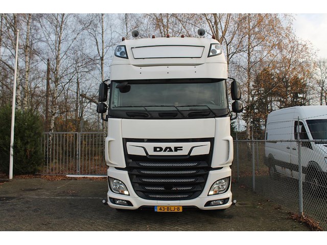 Opleggertrekker daf xf 480 ft automaat type h4en met kenteken 43-blj-8. datum eerste toelating 22-10-2018. - afbeelding 1 van  37
