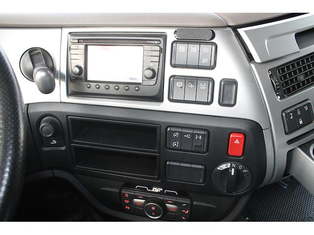 Opleggertrekker daf xf 480 ft automaat type h4en met kenteken 43-blj-8. datum eerste toelating 22-10-2018. - afbeelding 14 van  37