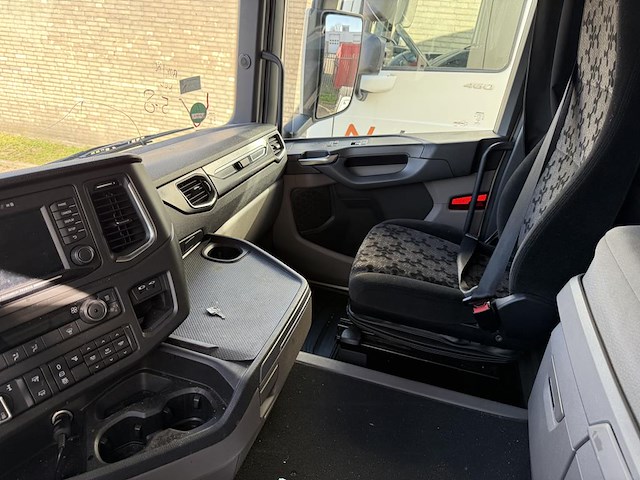 Opleggertrekker scania n323 r450 met kenteken 29-bkf-6 - afbeelding 4 van  17