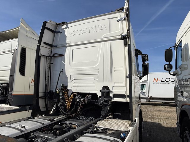 Opleggertrekker scania n323 r450 met kenteken 29-bkf-6 - afbeelding 15 van  17