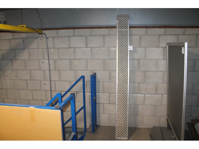 Oprijplaat met lengte 2 meter. breedte 20 cm - afbeelding 1 van  2
