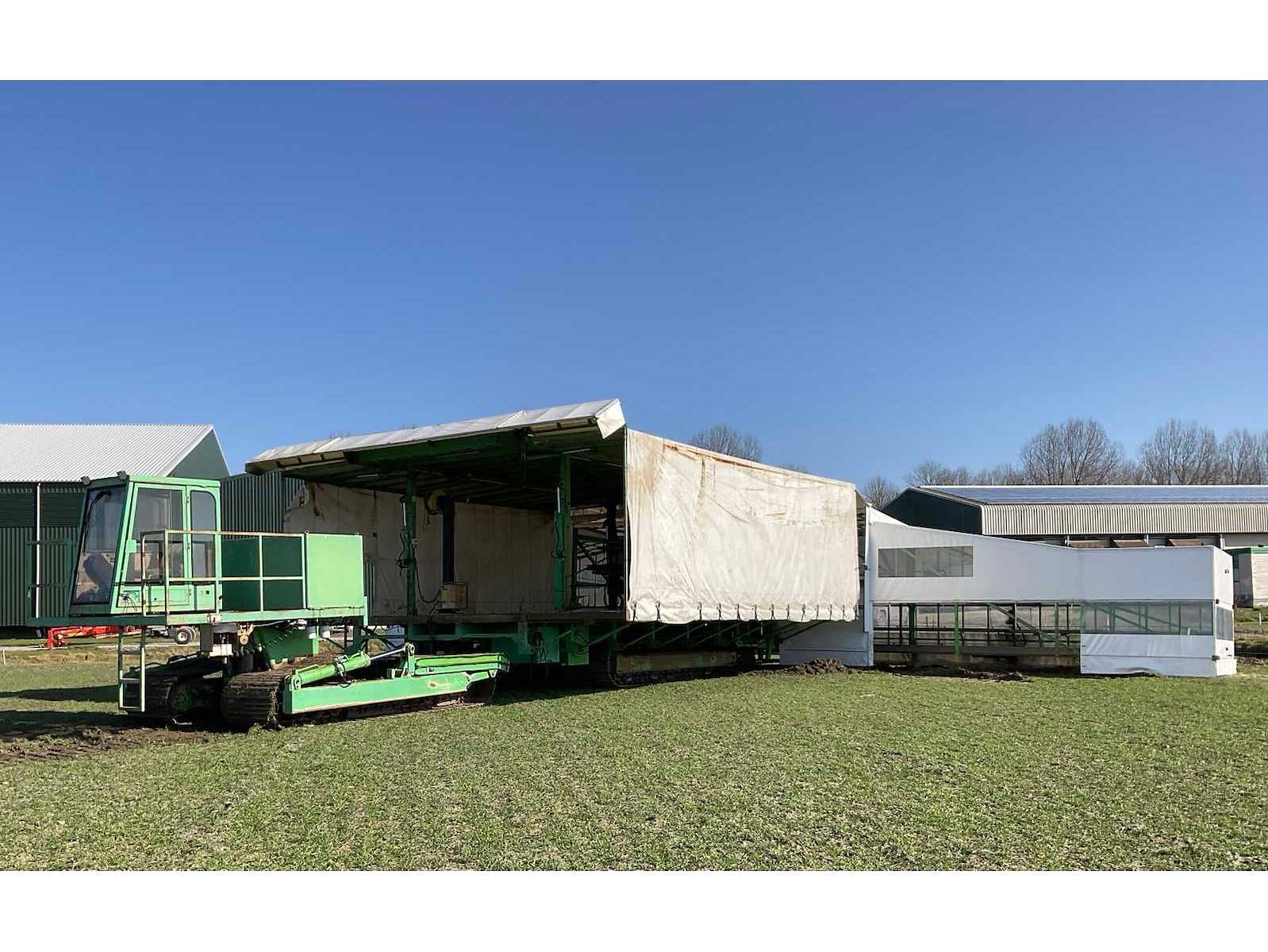 Opruiming overtollig materieel van bedrijf gespecialiseerd in ijsbergsla, pootaardappelen en uienteelt