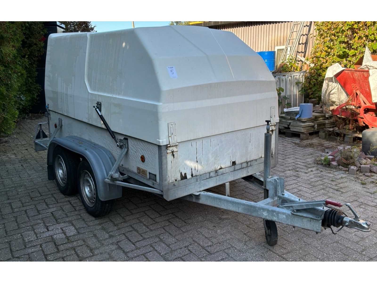 Opruiming voorraad: mobiele stoomcleaners, heaters en andere industriële goederen
