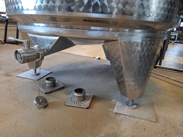 Opslag koeltank 2300l / maïs ketel letina, 2300, bouwjaar 2019 - afbeelding 13 van  13