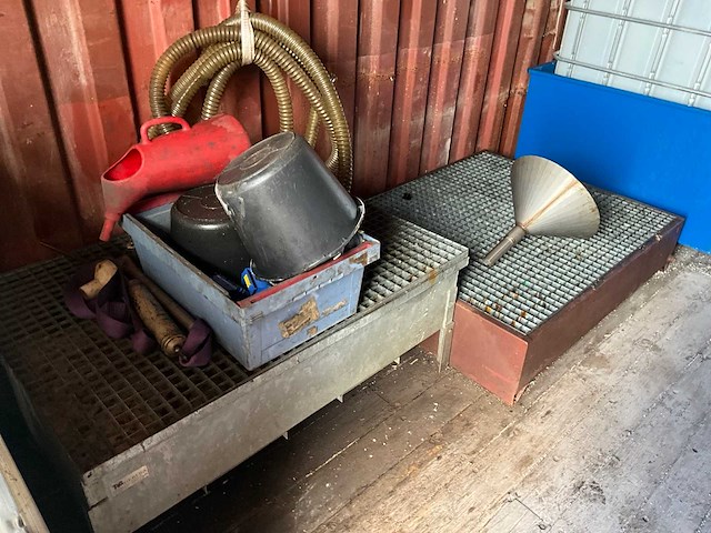 Opslagcontainer 20ft. met inhoud - afbeelding 6 van  7