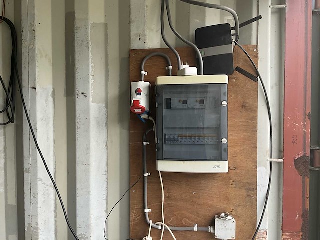 Opslagcontainer 40ft. met zonnepanelen / omvormer (3x) - afbeelding 23 van  33