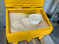 Opslagcontainer strooizout gevuld - afbeelding 3 van  5