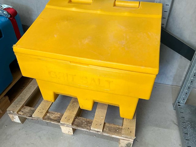 Opslagcontainer strooizout gevuld - afbeelding 3 van  7