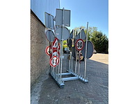 Opslagrek voor 48 verkeersborden met inhoud - afbeelding 4 van  6