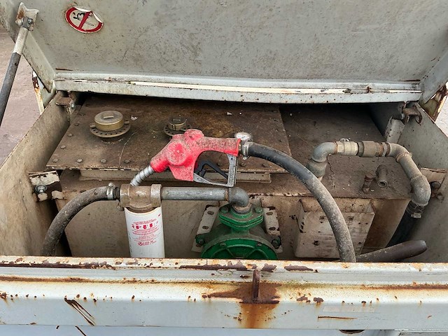Opslagtank diesel 2000 liter - afbeelding 14 van  14
