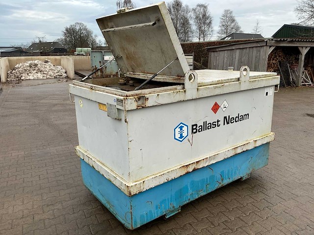 Opslagtank diesel 2000 liter - afbeelding 1 van  12