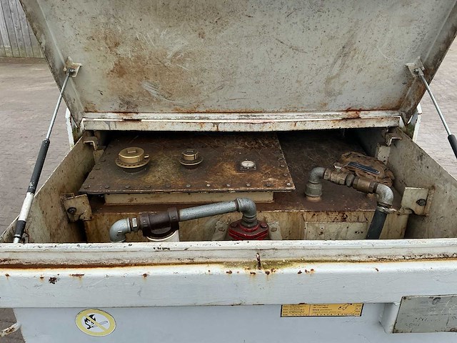 Opslagtank diesel 2000 liter - afbeelding 11 van  12