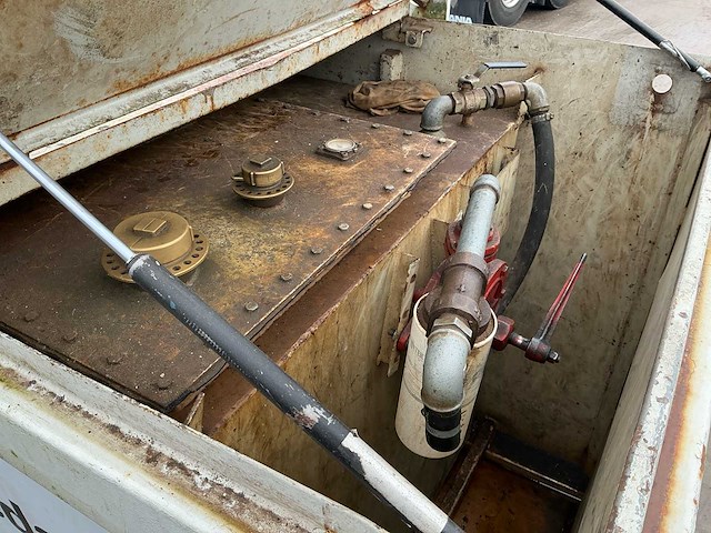Opslagtank diesel 2000 liter - afbeelding 12 van  12
