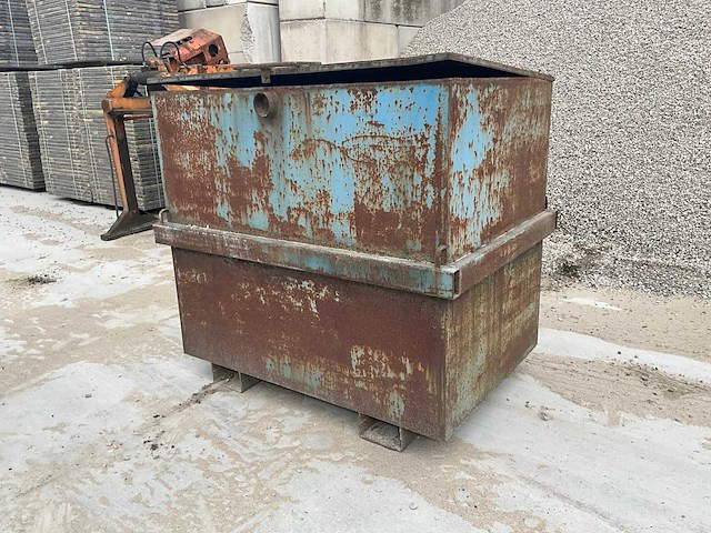 Opslagtank v.z.v. aftankinstallatie - afbeelding 1 van  10