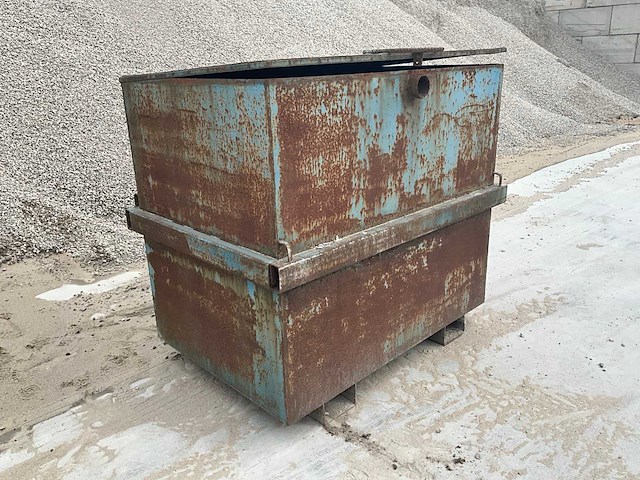 Opslagtank v.z.v. aftankinstallatie - afbeelding 3 van  10