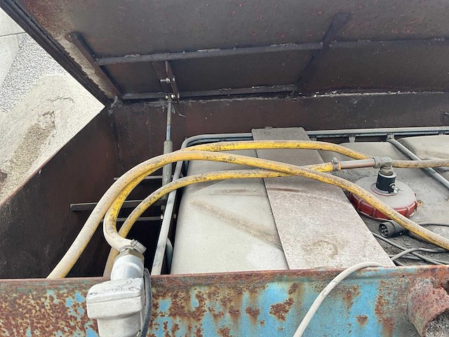 Opslagtank v.z.v. aftankinstallatie - afbeelding 8 van  10