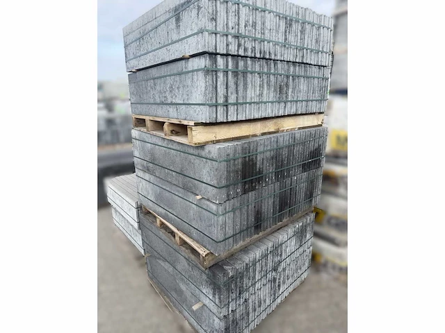 Opsluitbanden van beton (ca. 216 stuks) - afbeelding 1 van  4