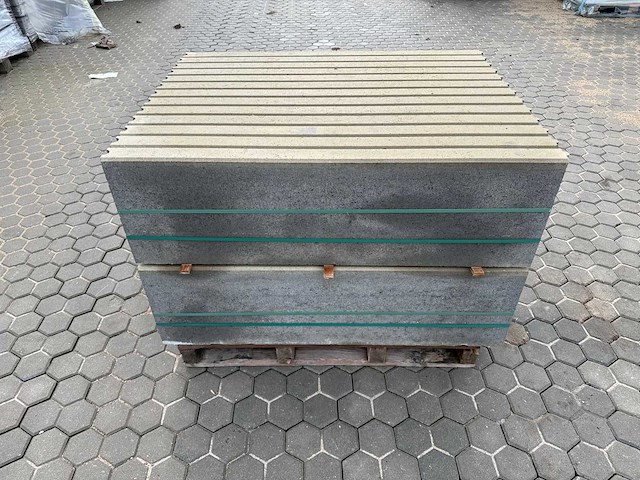 Opsluitbanden van beton (ca. 260stuks) - afbeelding 4 van  4