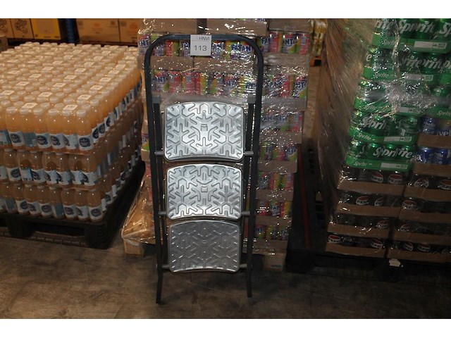 Opstapje met 3 treden. - afbeelding 1 van  2