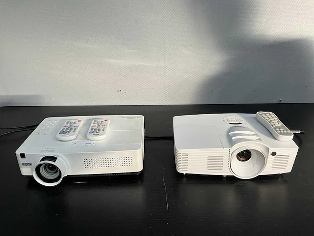Optimo / sanyo beamer (2x) - afbeelding 14 van  17
