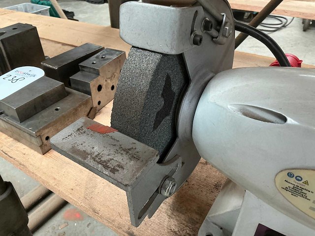 Optimum opti sm290 werkbankslijpmachine - afbeelding 4 van  6