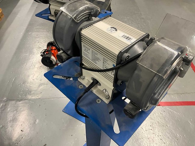 Optimum optigrind gu 15 dubbelsteens slijpmachine op sokkel (2x) - afbeelding 4 van  7