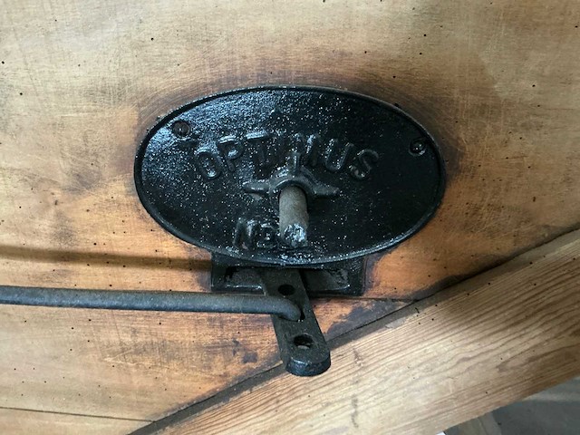 Optimus antieke houten kafmolen - afbeelding 8 van  9
