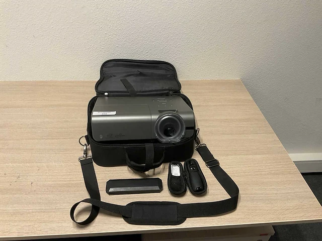 Optoma crestron beamer - afbeelding 1 van  7