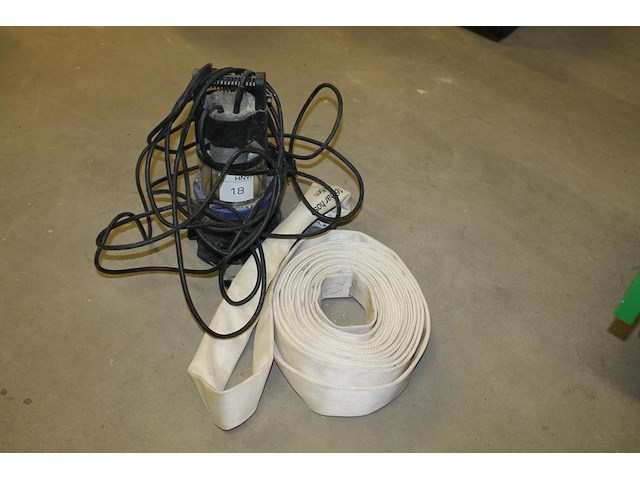 Opvoerpomp aquaking q1000v2 met slang. - afbeelding 1 van  3